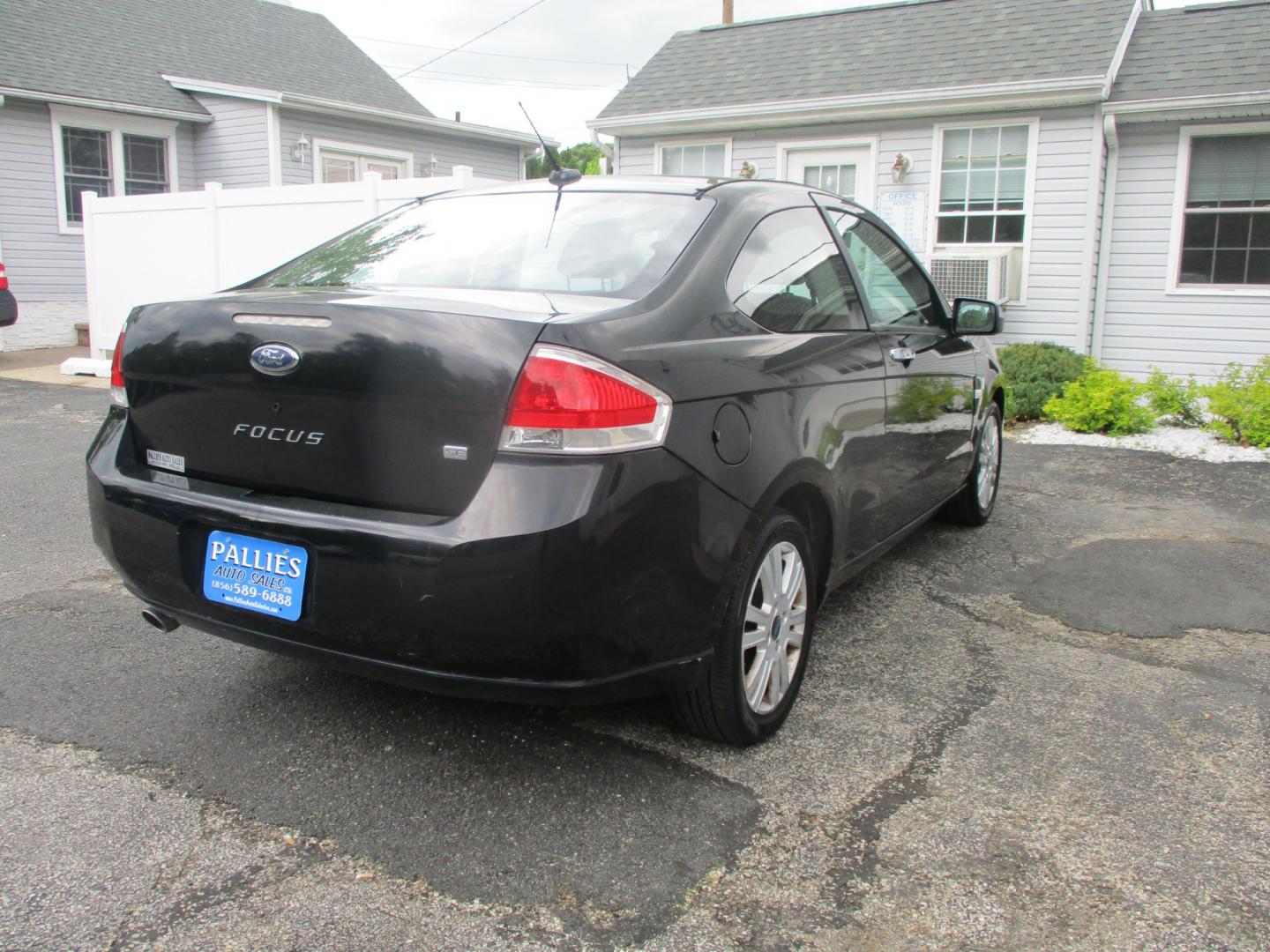 2008 BLACK Ford Focus (1FAHP33NX8W) , AUTOMATIC transmission, located at 540a Delsea Drive, Sewell, NJ, 08080, (856) 589-6888, 39.752560, -75.111206 - Photo#8